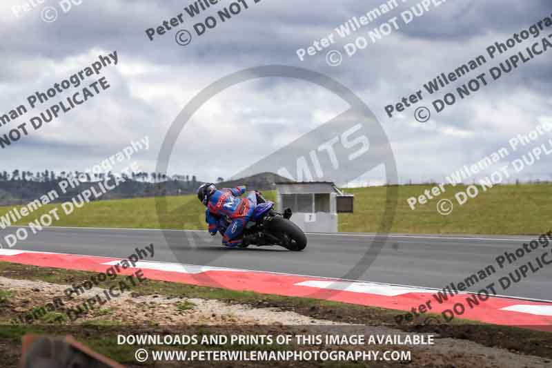 cadwell no limits trackday;cadwell park;cadwell park photographs;cadwell trackday photographs;enduro digital images;event digital images;eventdigitalimages;navarra;no limits trackdays;peter wileman photography;racing digital images;trackday digital images;trackday photos